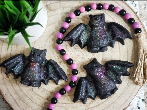 Bat Bathbomb - handmade - bathbomb - biodegradable glitter